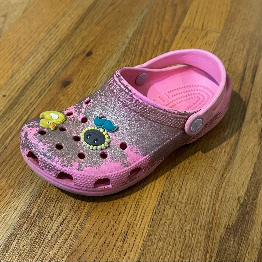 Crocs Kids Pink Clogs with Fun Charms J2 Glitter crocs